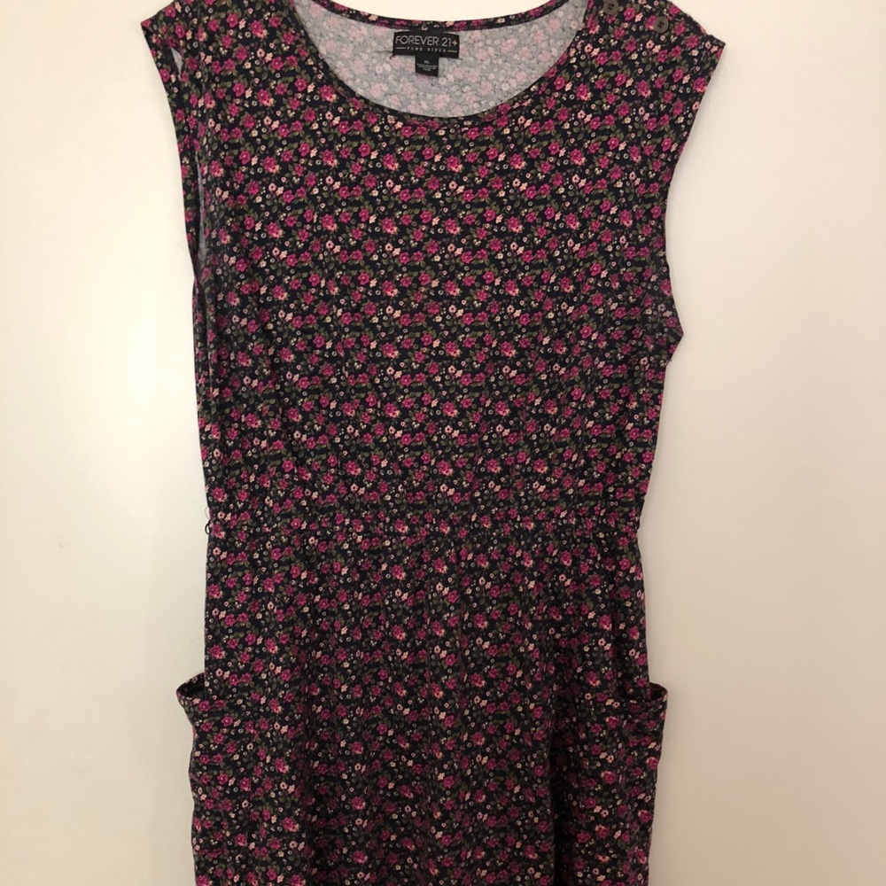 Floral scoop-neck sleeveless dress